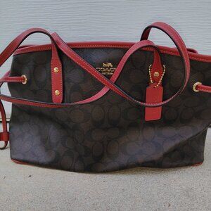 AUTHENTIC COACH PURSE